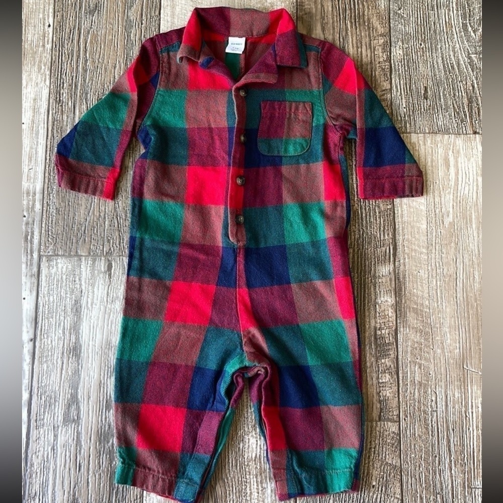 OLD NAVY  Unisex Cozy Flannel One-Piece for
Baby. Size 3-6